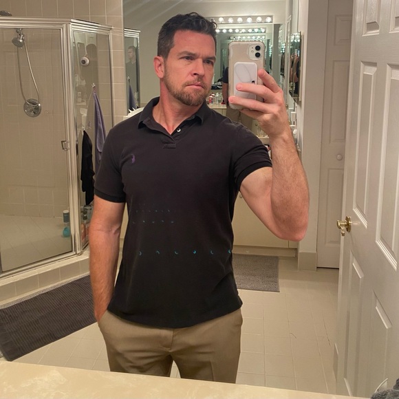 Ralph Lauren Black Custom Fit Polo shirt, Flawless, size Large, EUC, modern look - Picture 13 of 15